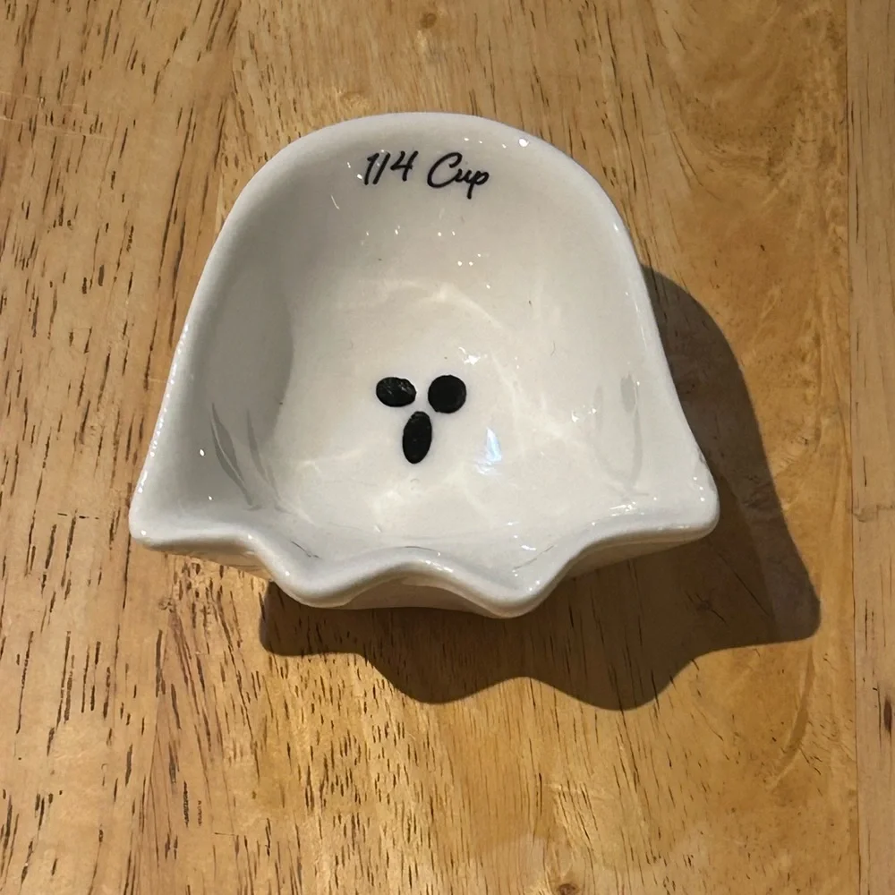 Set of 4 Ceramic Halloween Ghost Shaped Nesting Measuring Cups By The Bake Shop